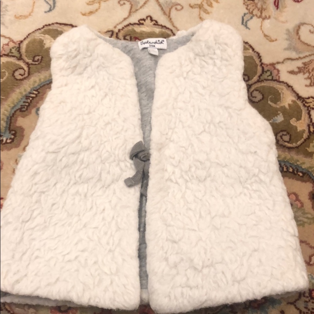 Splendid grey and white faux fur vest